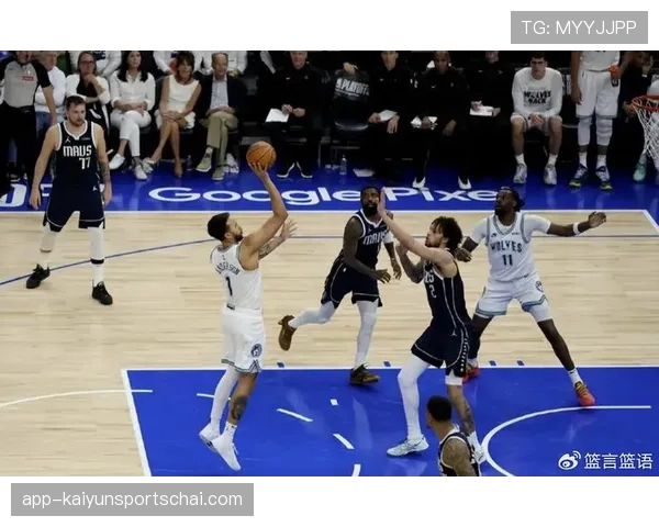 东契奇主导挡拆战术，高效输出改变对手防守策略