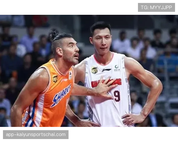 斯科拉无球策应改变进攻节奏，老将经验主导阵地战