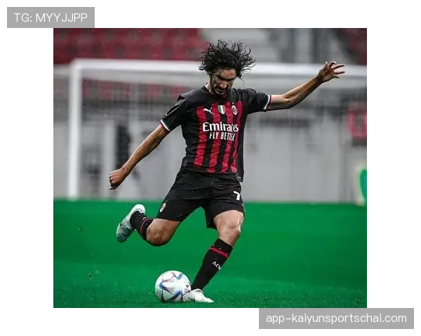 AC米兰战术体系面临颠覆，皮奥利的固执与球员信任危机或将引爆王朝崩塌？