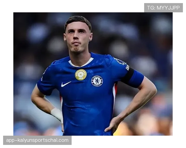 切尔西中场功能重叠问题突出，人数增加背景下表现受限，赛季稳定性面临考验